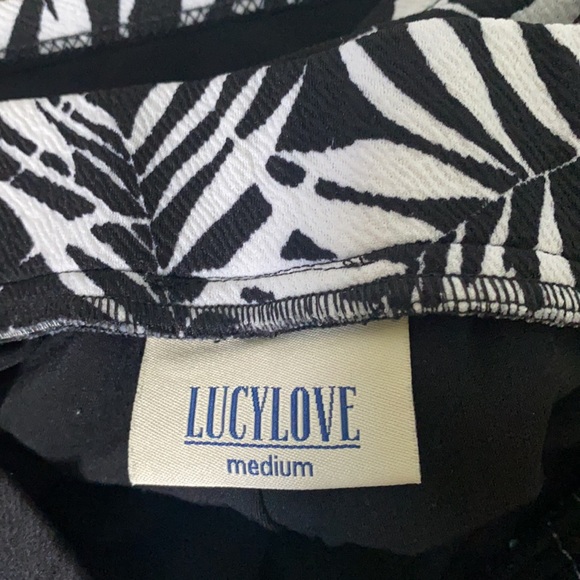 Palm Tree print black and white shorts - Picture 3 of 3